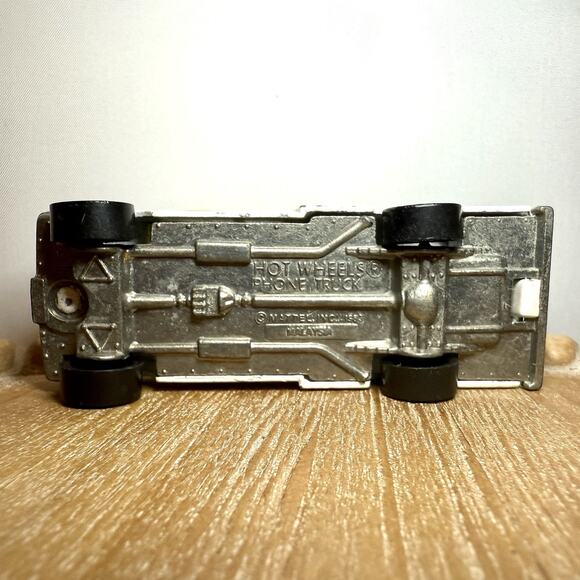 Hot Wheels Service Vehicles Lot - US Mail Truck, Phone Truck, Flatbed Vintage - Picture 12 of 15